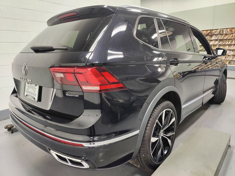 Used 2024 Volkswagen Tiguan AWD SEL R-Line w/Sunroof/navImage 17