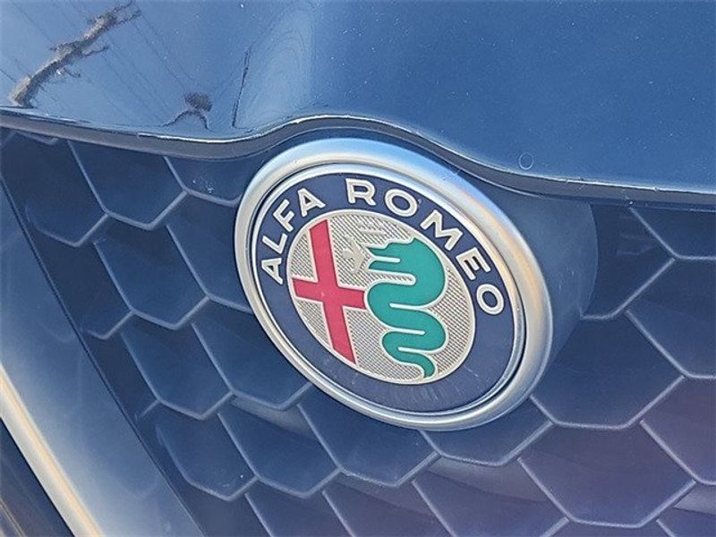 2019 Alfa Romeo Giulia TiImage 32