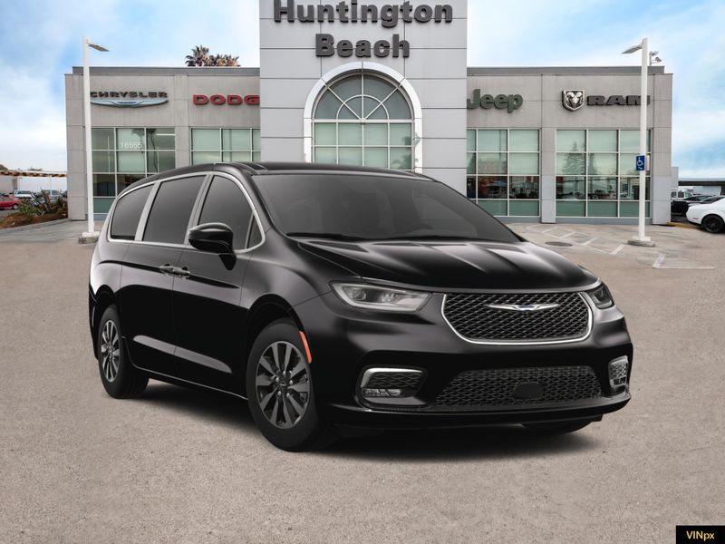 2025 Chrysler Pacifica Hybrid SelectImage 16