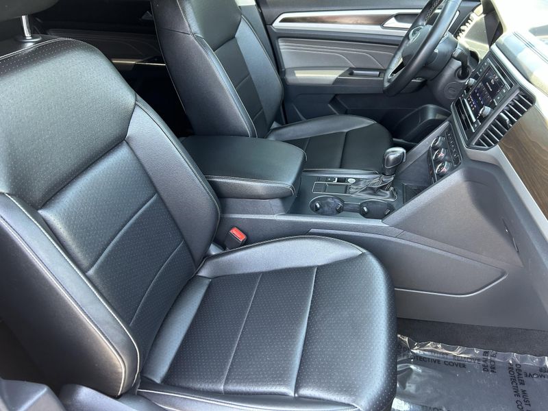 Used 2022 Volkswagen Atlas 2.0T SEImage 11