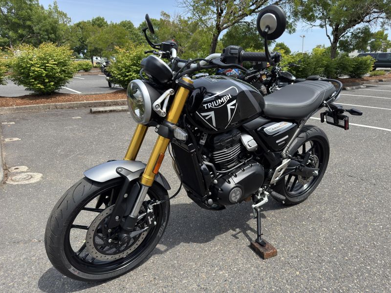 2025 Triumph SPEED 400 - SAPPHIRE BLACK - STORM GREY 