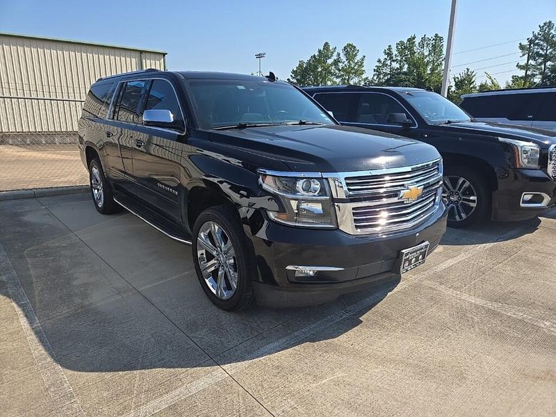 2017 Chevrolet Suburban Premier photo 2