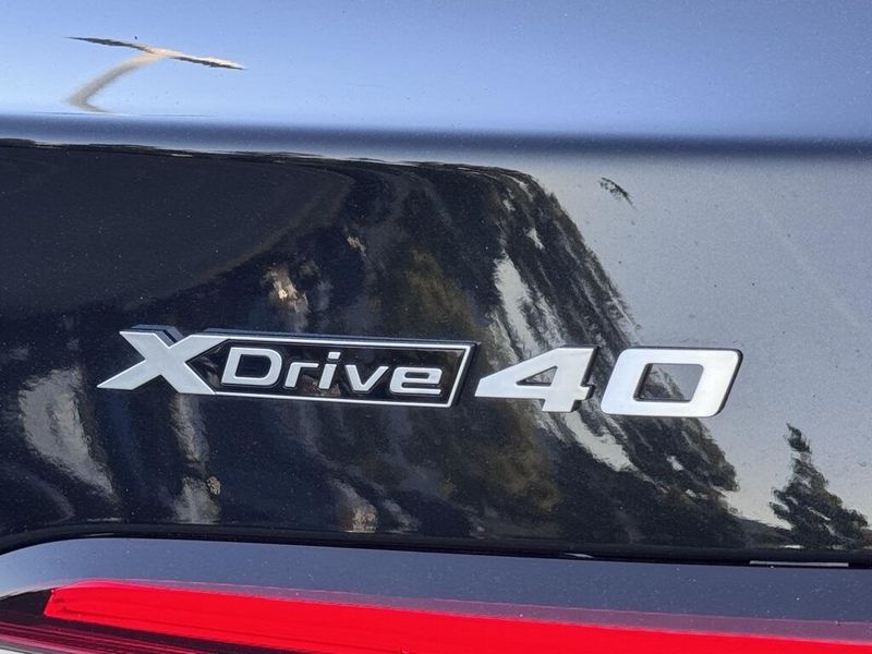 2025 BMW i5 xDrive40Image 13