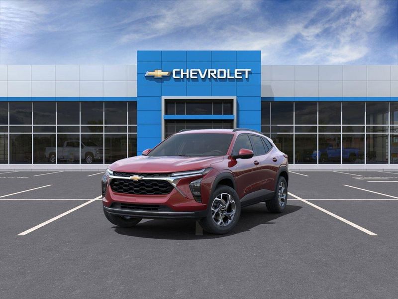 2025 Chevrolet Trax LTImage 8