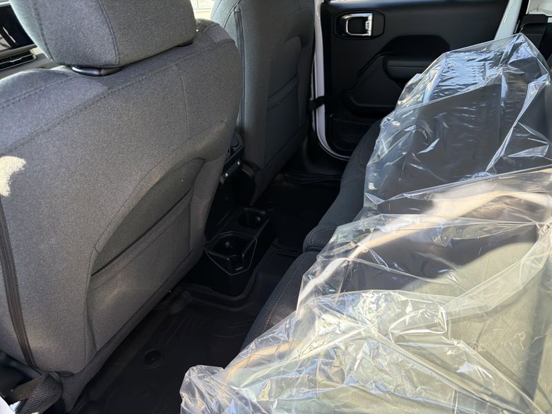 New 2026 Jeep Wrangler 4-door Sport SImage 14