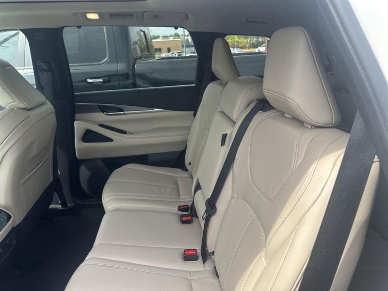 2023 INFINITI QX60 LuxeImage 17