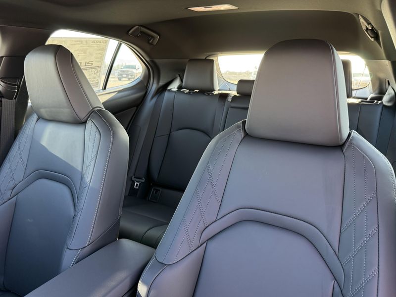 New 2026 Lexus UX 300hImage 19