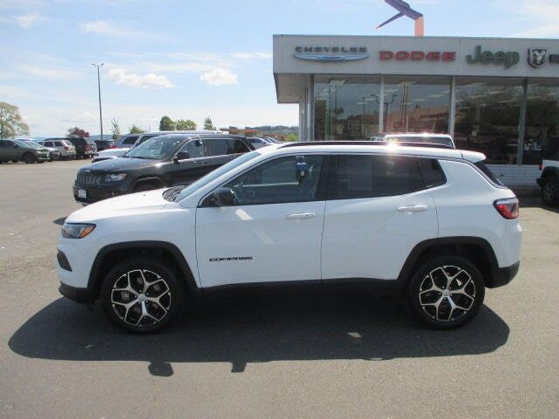 2024 Jeep Compass LatitudeImage 14