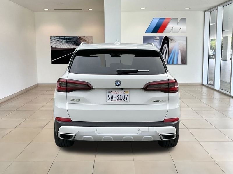 2022 BMW X5 xDrive45eImage 7