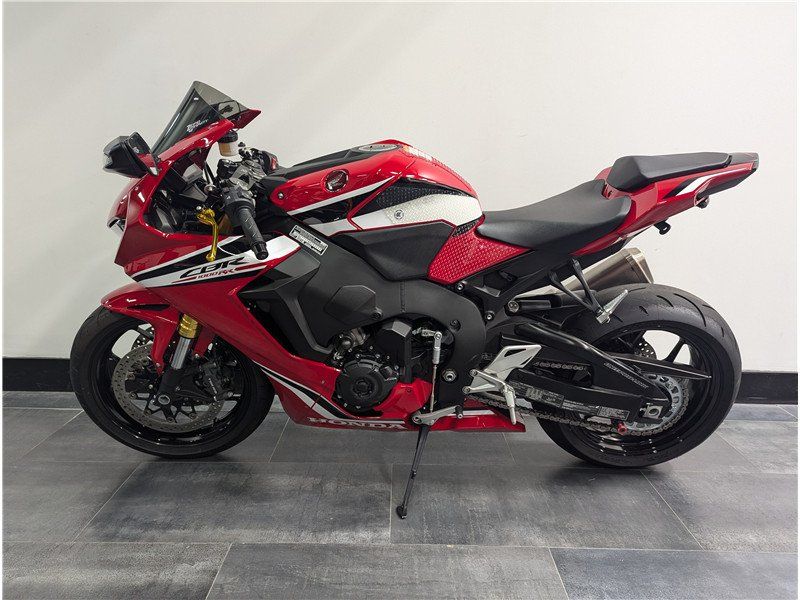 2019 Honda CBR1000RRImage 2