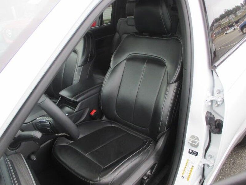 Used 2024 Jeep Grand Cherokee L LimitedImage 15