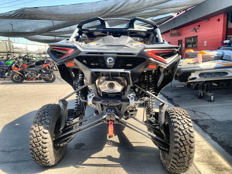 New 2025 Can-Am MAVERICK R X 999T DCT Image 11
