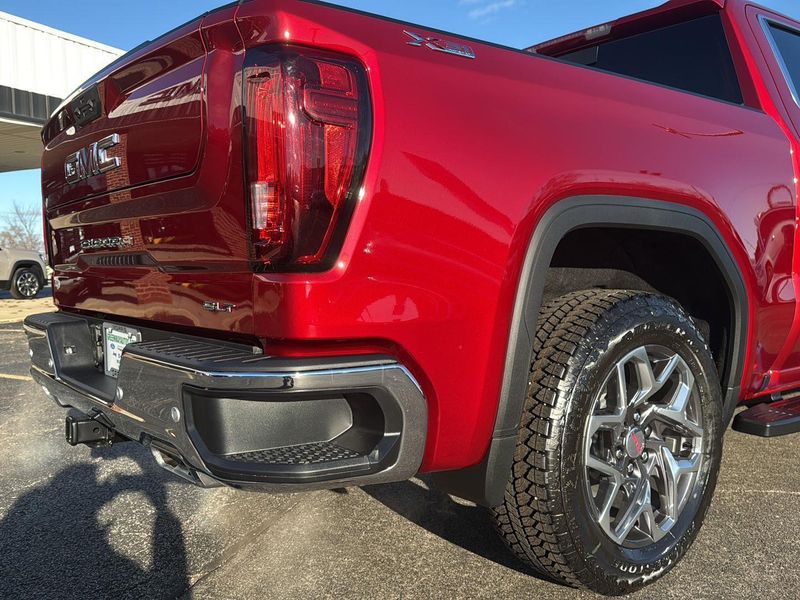2026 Gmc Sierra 1500 SLT photo 4