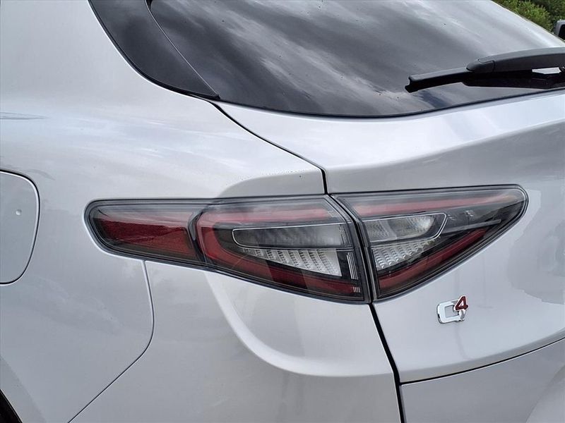 New 2026 Alfa Romeo Stelvio AwdImage 9