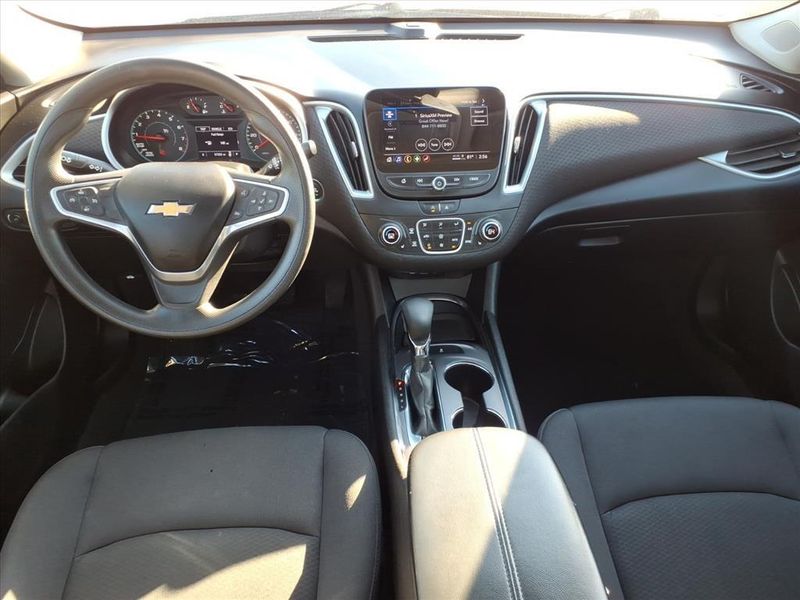Used 2022 Chevrolet Malibu LTImage 4