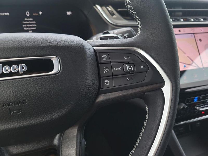 2025 Jeep Grand Cherokee L Limited 4x4Image 16