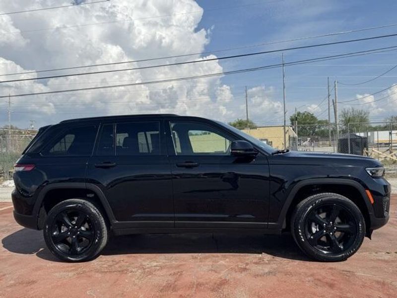 2025 Jeep Grand Cherokee Altitude X 4x2Image 6