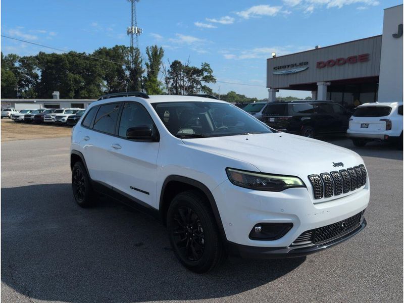 2023 Jeep Cherokee Altitude LuxImage 7
