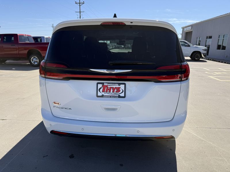 Used 2024 Chrysler Pacifica Touring LImage 36