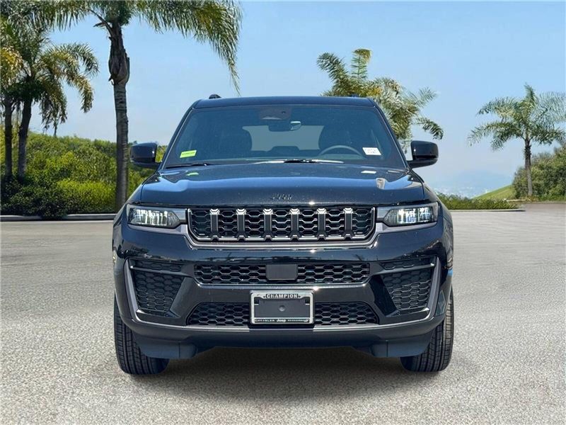 New 2026 Jeep Grand Cherokee Laredo Altitude 4x2
