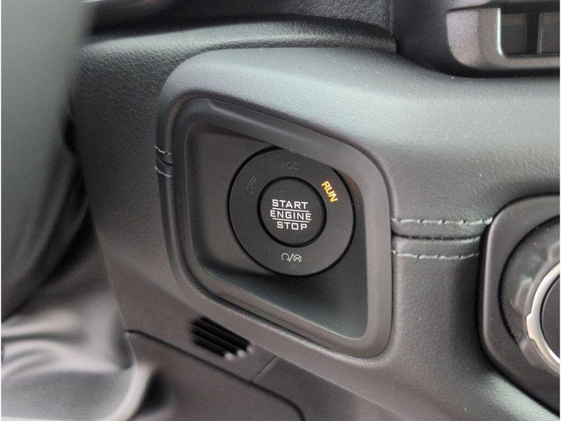 New 2025 Jeep Wrangler 4-door RubiconImage 18