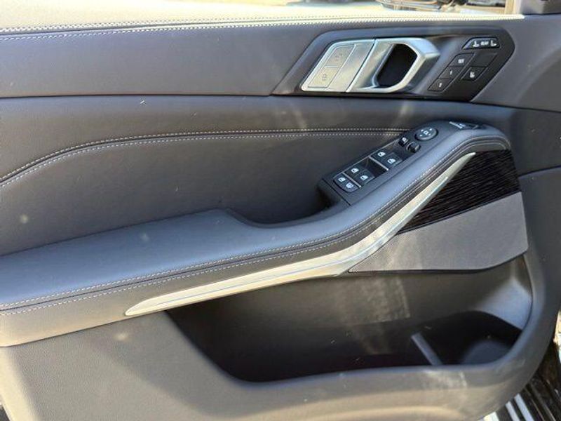 New 2026 BMW X7 xDrive40iImage 15