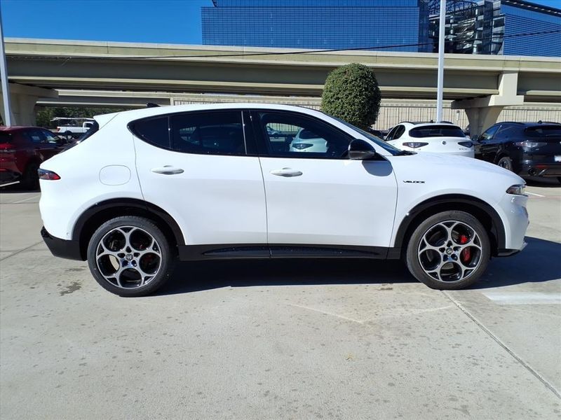 2025 Alfa Romeo Tonale BASE SPRINT photo 3