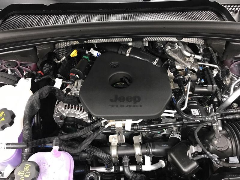 New 2026 Jeep Grand Cherokee L Limited 4x4Image 19