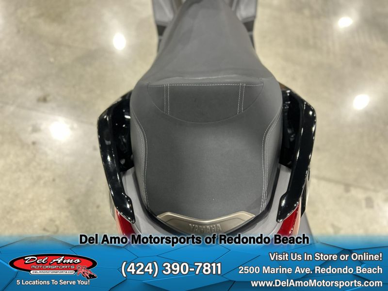 2025 Yamaha Xmax Image 6