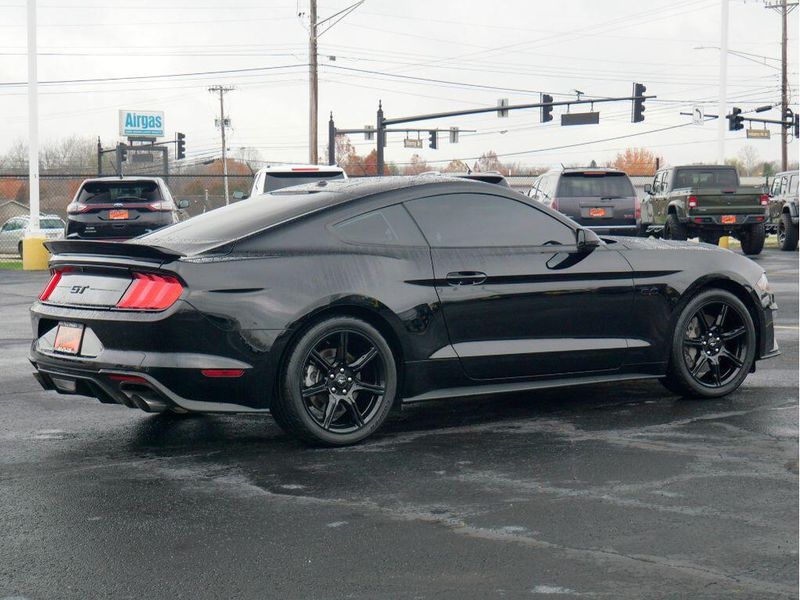 2019 Ford Mustang GT Premium BlackImage 11