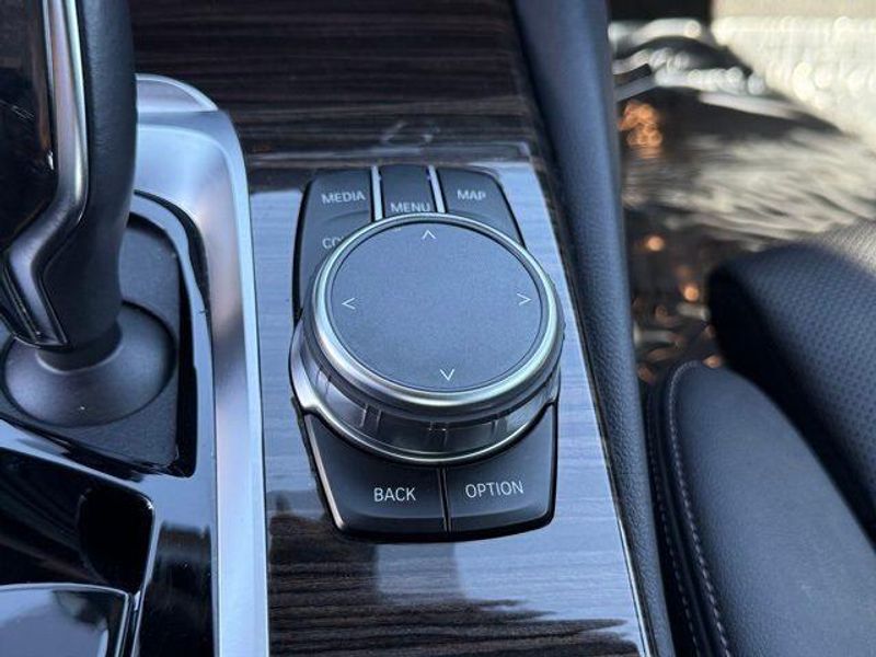 Used 2023 BMW 5 Series 530e iPerformanceImage 28