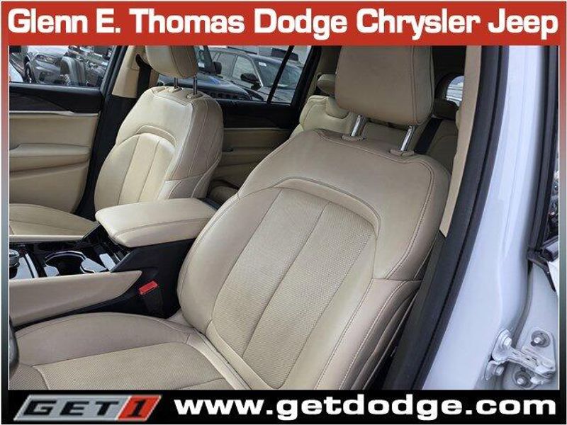 2022 Jeep Grand Cherokee Limited photo 17