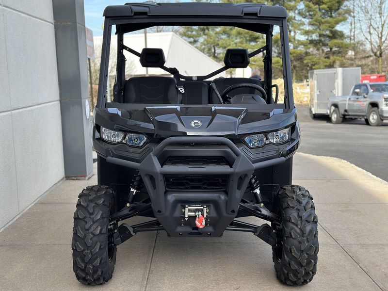 2024 Can-Am DEFENDER XT HD10  in a TIMELESS BLACK exterior color. Cross Country Powersports 732-491-2900 crosscountrypowersports.com 