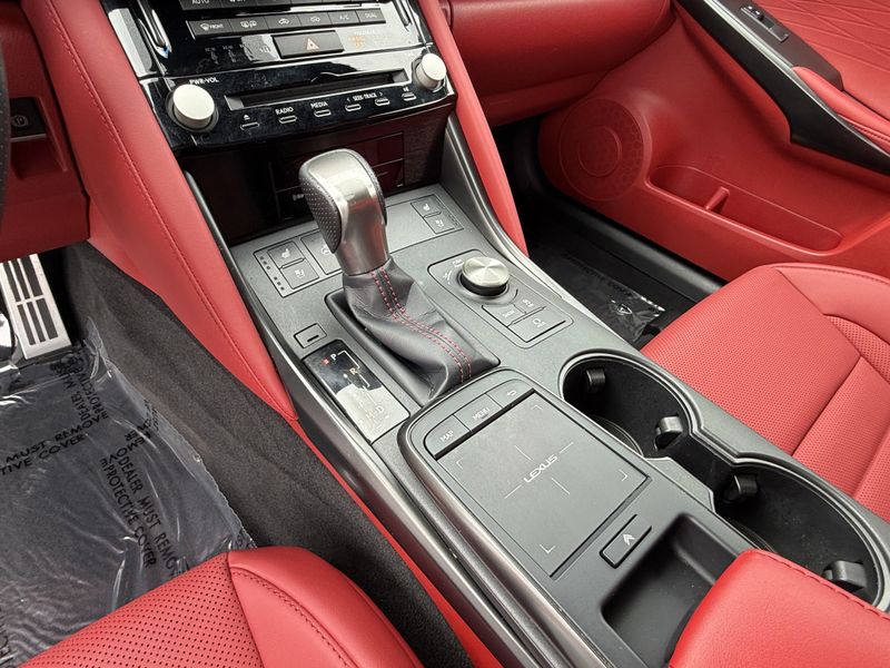 2022 Lexus IS 350 F-SPORTImage 25