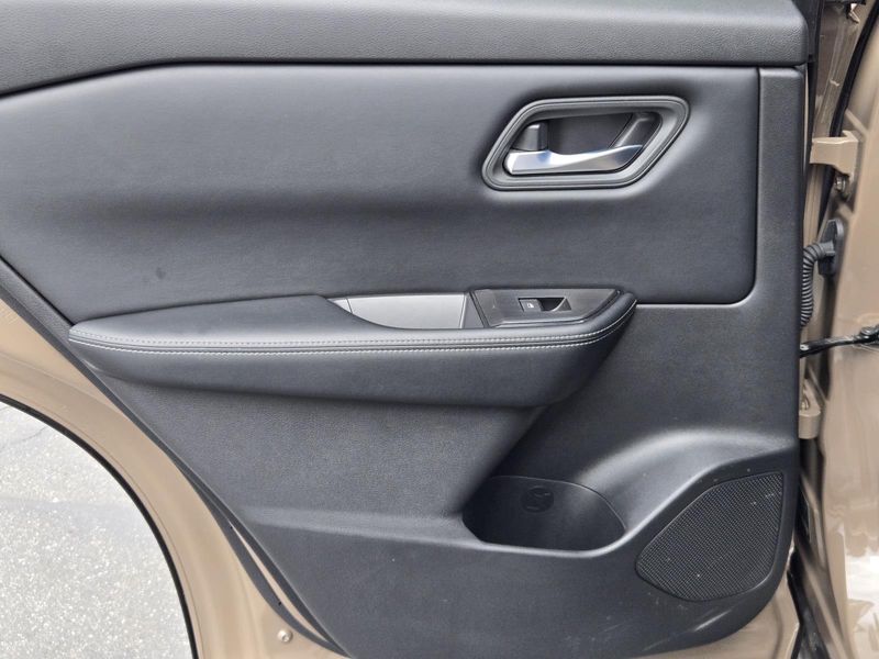 Used 2024 Nissan Rogue FWD SV