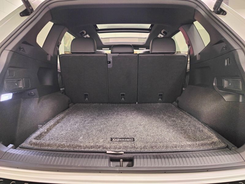 Used 2024 Volkswagen Tiguan SE R-Line Black AWD w/SunroofImage 14