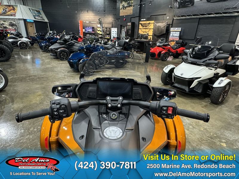 2024 Can-Am SPYDER F3 LIMITED SPECIAL SERIES (SE6)Image 23