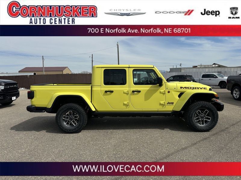 2024 Jeep Gladiator Mojave X 4x4Image 1