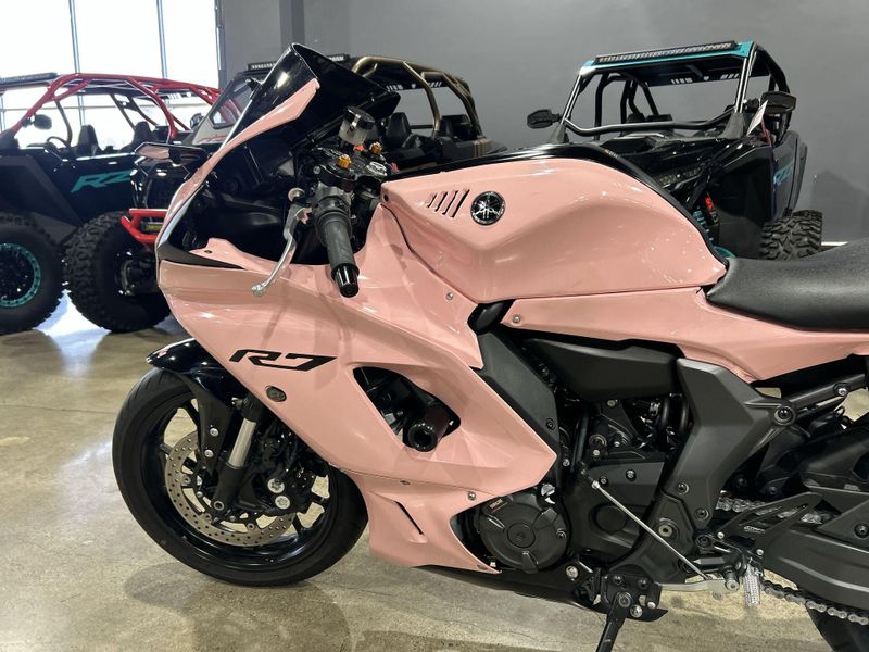 Used 2023 Yamaha YZF-R7 Image 21