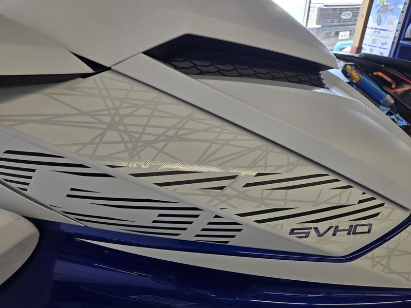 2025 Yamaha GP SVHO WAUDIO WHITE AND RACING BLUE Image 6
