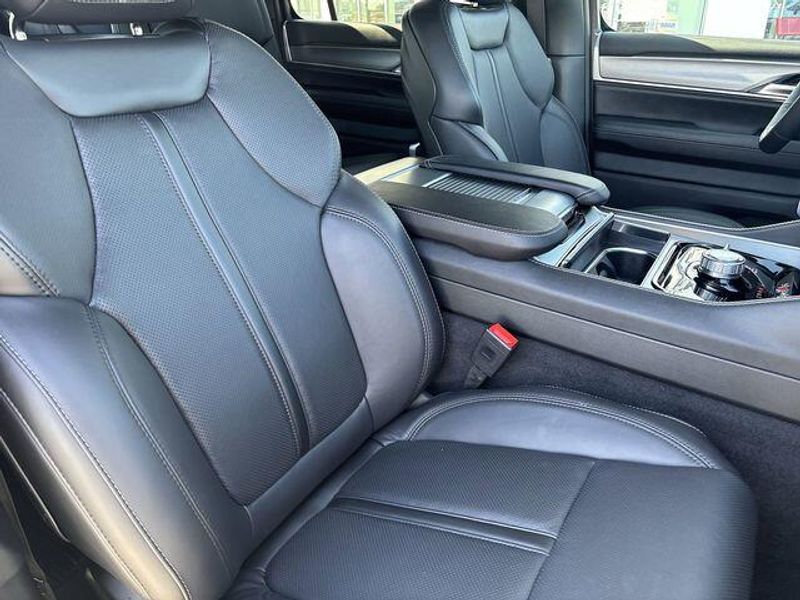 2026 Jeep Grand Wagoneer Limited Altitude 4x4Image 11