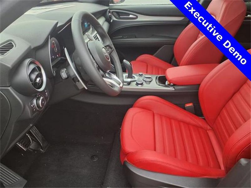 New 2025 Alfa Romeo Stelvio VeloceImage 14