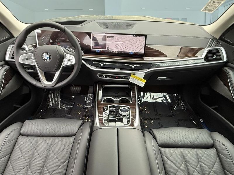 2025 BMW X7 xDrive40iImage 27