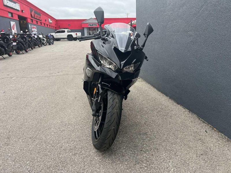 Used 2024 Kawasaki Ninja ZX-4R ABS Image 4