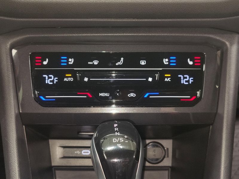 Used 2024 Volkswagen Tiguan AWD SEL R-Line w/Sunroof/NavImage 27