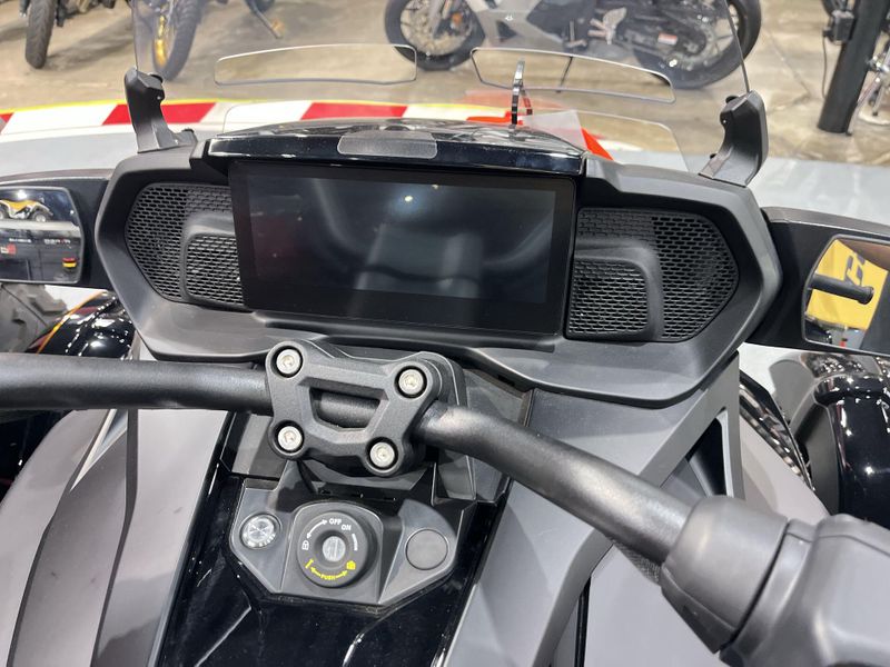 New 2024 Can-Am SPYDER F3 LIMITED (SE6) Image 14