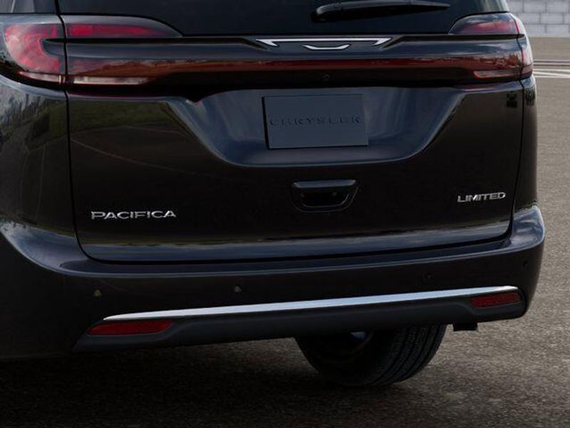 New 2027 Chrysler Pacifica LimitedImage 13
