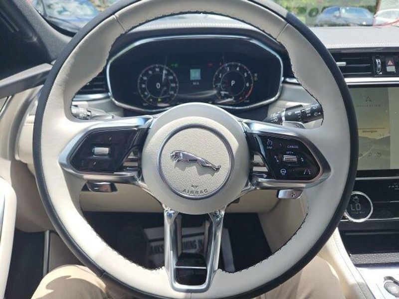 2025 Jaguar F-PACE R-Dynamic S