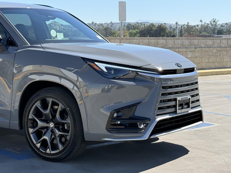 New 2026 Lexus TX 500h F SPORT Performance PremiumImage 3
