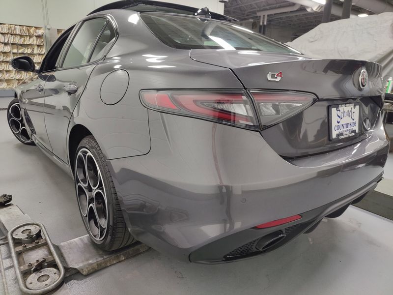 2024 Alfa Romeo Giulia Veloce AWD w/Sunroof/NavImage 13